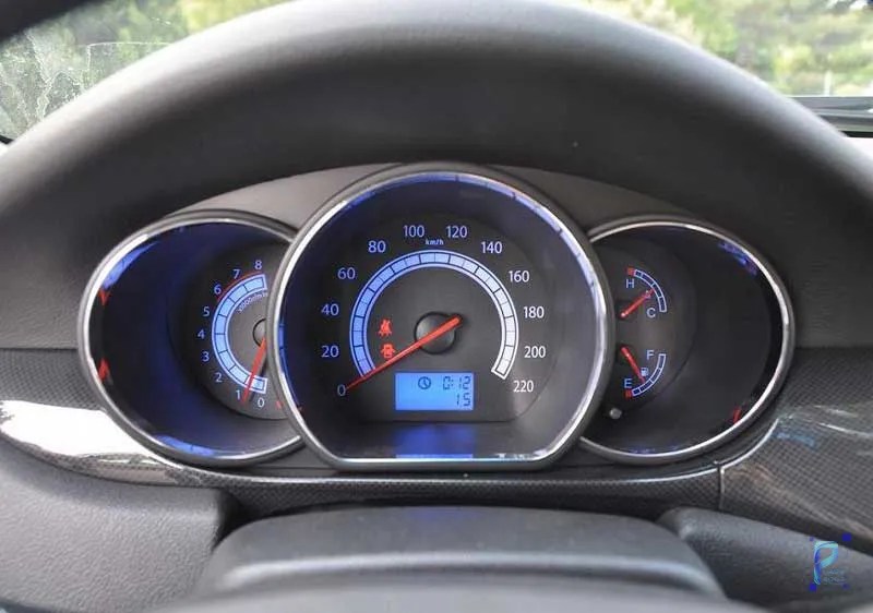 چرا ام وی ام 550 آمپر آب ندارد