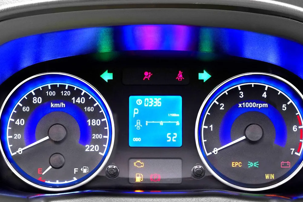 چرا ام وی ام 550 آمپر آب ندارد